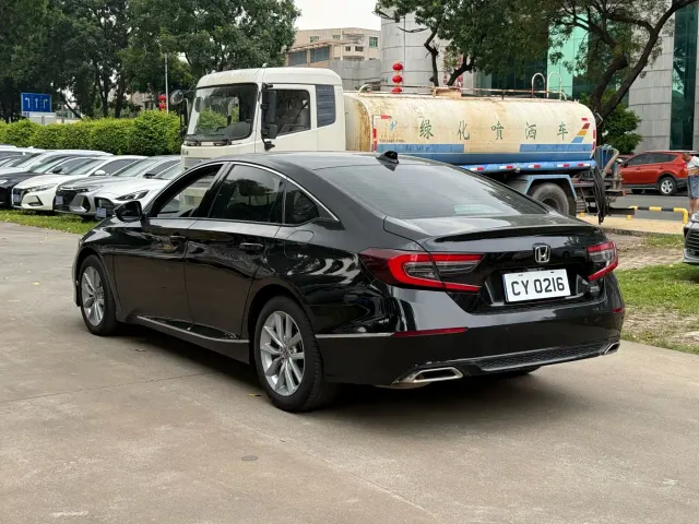 Honda Accord — Фото автомобиля 8