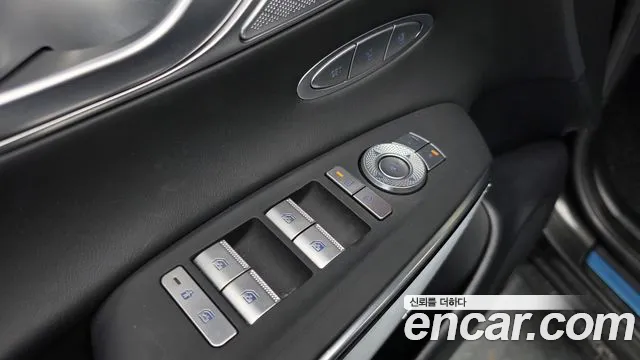 Genesis GV70 — Фото автомобиля 29