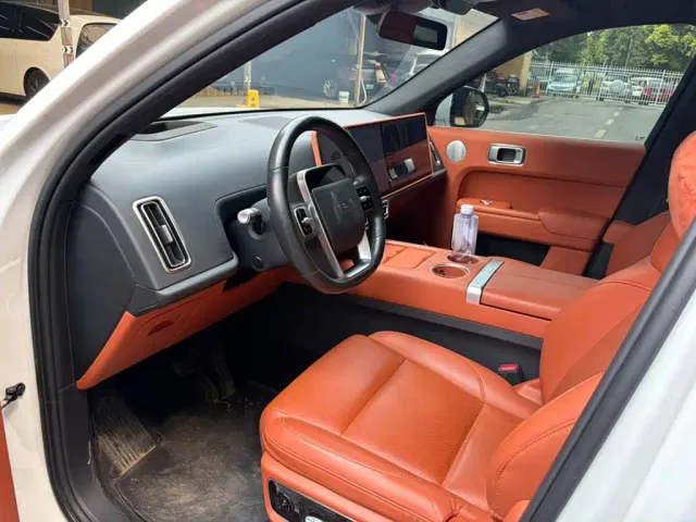Li Auto L7 — Фото автомобиля 8