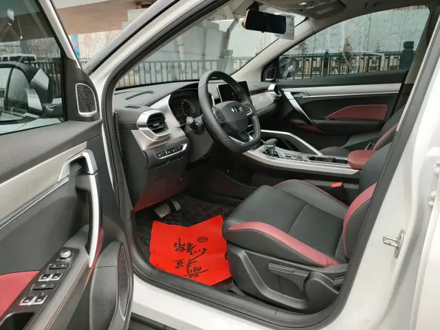 Geely Binyue — Фото автомобиля 7