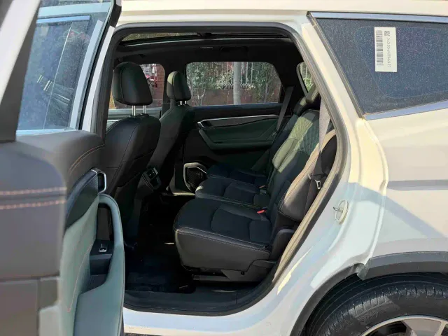 Geely Haoyue L — Фото автомобиля 10