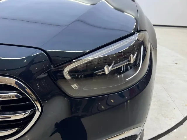 Mercedes-Benz E-Class — Фото автомобиля 7
