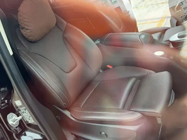 Mercedes-Benz V-Class — Фото автомобиля 24