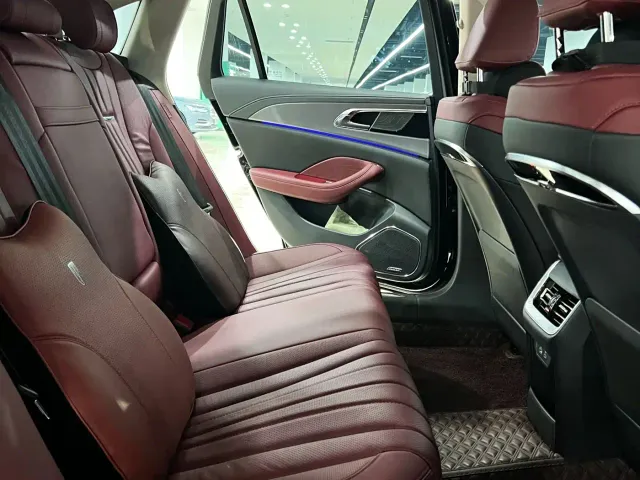 Hongqi H5 — Фото автомобиля 8