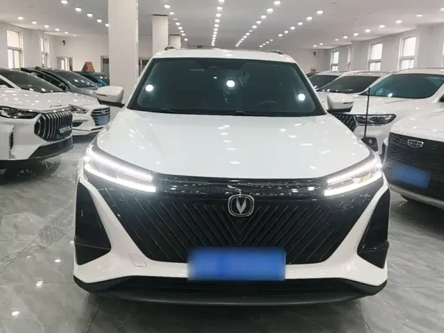 Changan CS75 Plus — Фото автомобиля 2