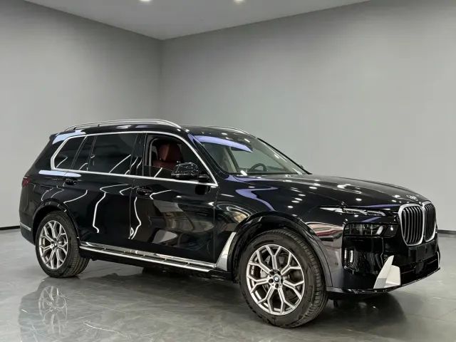 BMW X7 — Фото автомобиля 3