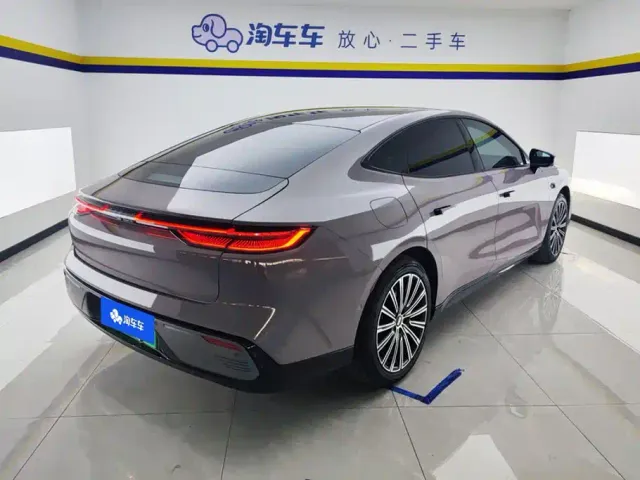 Geely Galaxy Xingyao 8 — Фото автомобиля 3