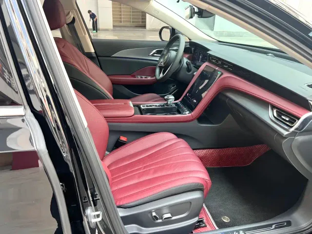 Hongqi H5 — Фото автомобиля 7
