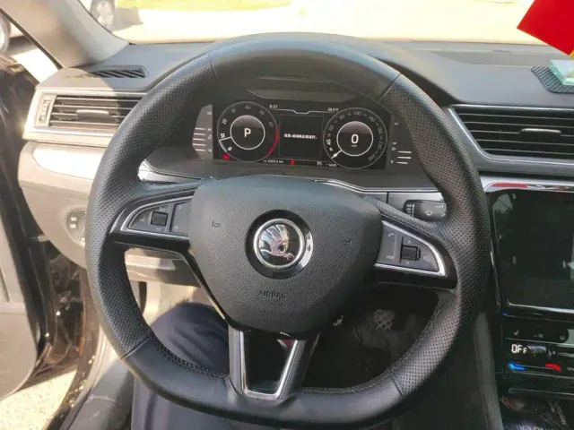 Skoda Superb — Фото автомобиля 14