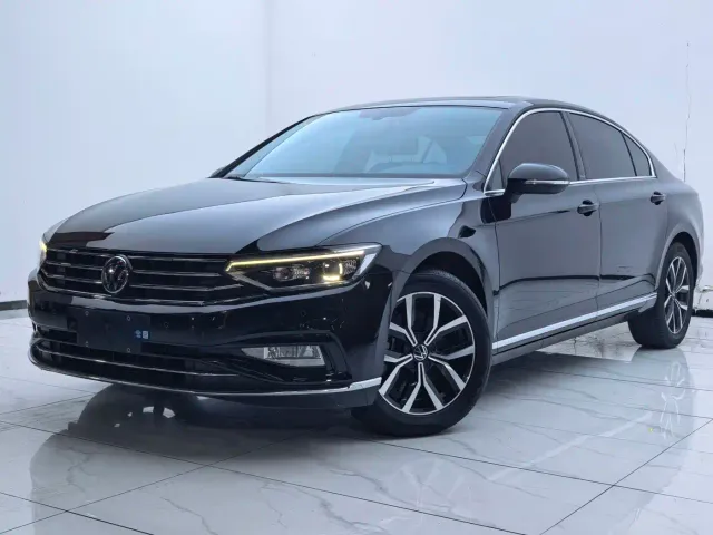 Фотография автомобиля — Volkswagen Magotan