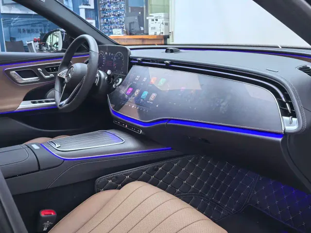 Mercedes-Benz E-Class — Фото автомобиля 12