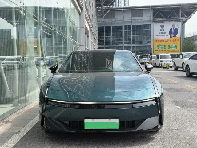 Xpeng P7 — Фото автомобиля 2