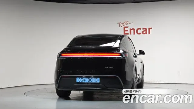 Tesla Model Y — Фото автомобиля 3