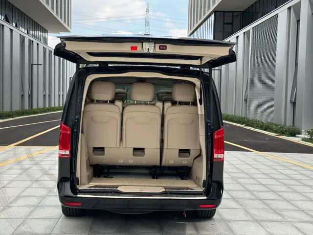 Mercedes-Benz V-Class — Фото автомобиля 24