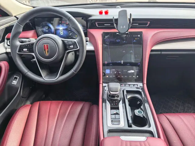Hongqi H5 — Фото автомобиля 6