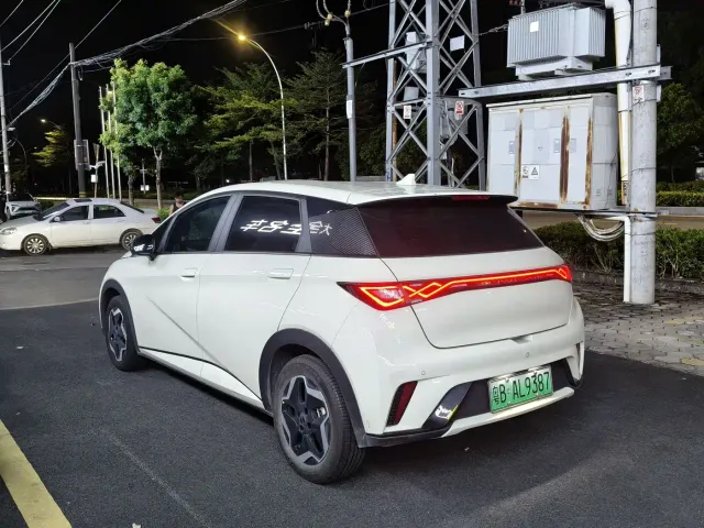 BYD Dolphin — Фото автомобиля 9