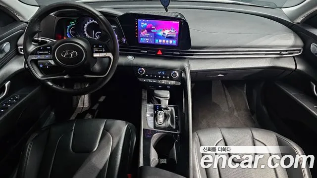 Hyundai Avante CN7 — Фото автомобиля 10