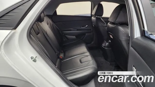 Hyundai AVANTE Avante (CN7) — Фото автомобиля 11