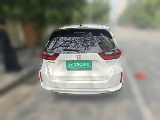 Honda Fit — Фото автомобиля 3