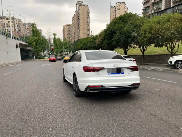 Audi A4L — Фото автомобиля 13