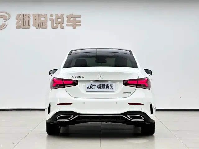 Mercedes-Benz A-Class — Фото автомобиля 3
