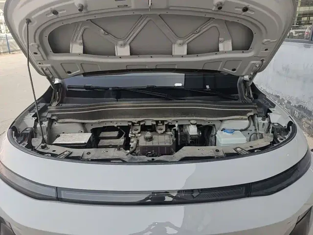 Leapmotor B10 — Фото автомобиля 19