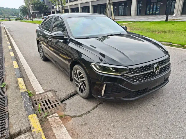Volkswagen Lavida — Фото автомобиля 3