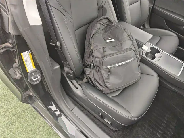 Tesla Model 3 — Фото автомобиля 19