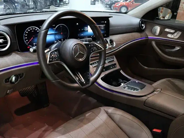 Mercedes-Benz E-Class — Фото автомобиля 6