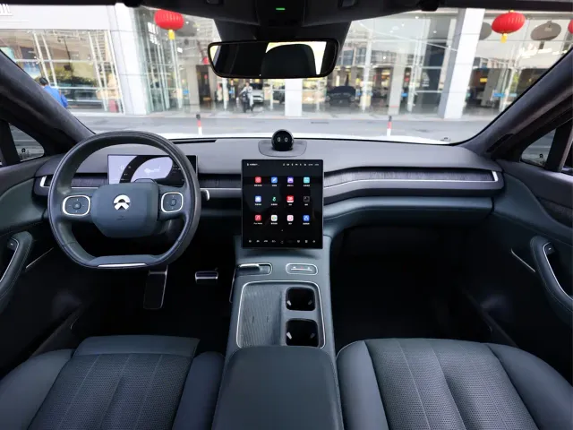 Nio ES8 — Фото автомобиля 12