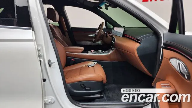 Genesis GV70 — Фото автомобиля 16