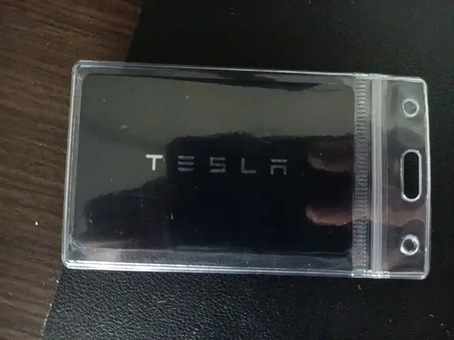 Tesla Model 3 — Фото автомобиля 8