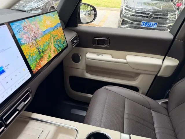 Li Auto MEGA — Фото автомобиля 6