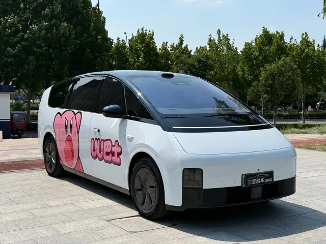 Li Auto MEGA — Фото автомобиля 3
