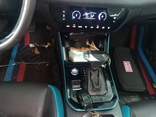 Dongfeng Aeolus Yixuan 2021 230T Auto Shadow Chaser Edition — Фото автомобиля 13
