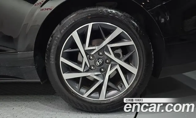 Hyundai Grandeur GN7 — Фото автомобиля 6