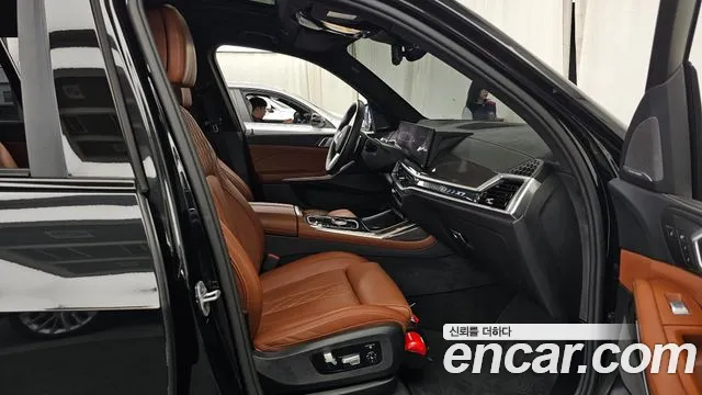 BMW X7 xDrive 40d M Sport 7 мест — Фото автомобиля 8