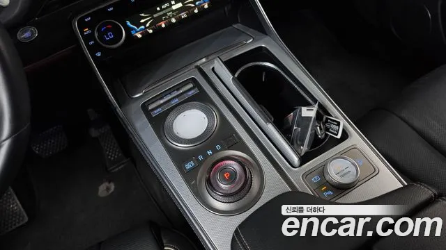 Genesis GV80 — Фото автомобиля 12