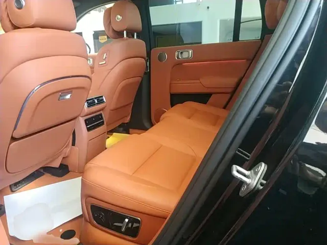 Li Auto L7 — Фото автомобиля 16