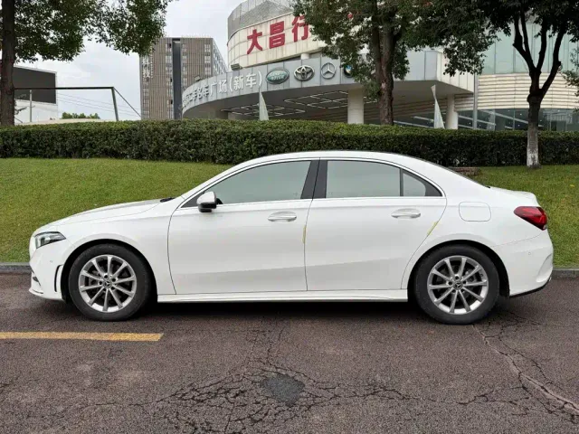Mercedes-Benz A-Class — Фото автомобиля 3