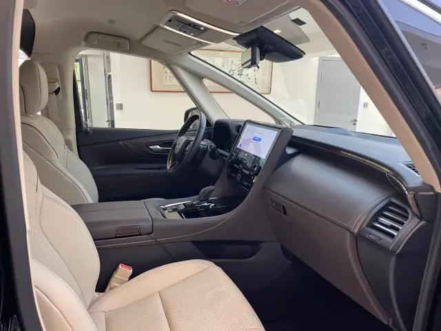Toyota Vellfire — Фото автомобиля 10