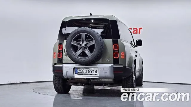 Land Rover Defender Defender (L663) — Фото автомобиля 4