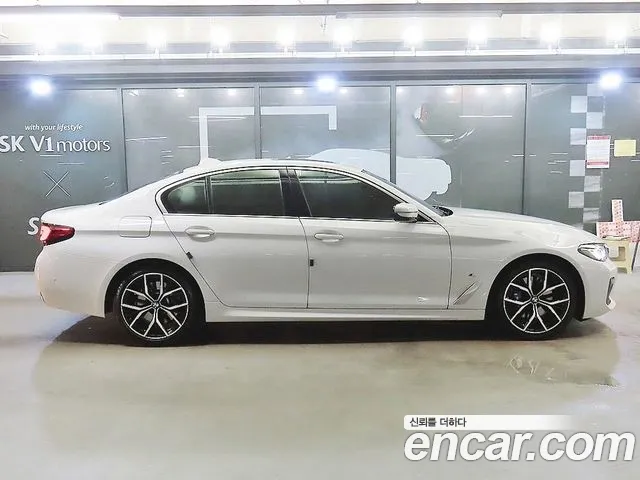 BMW 5 Series G30 — Фото автомобиля 3