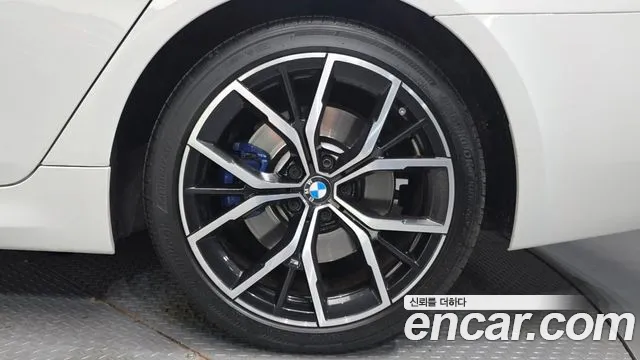 BMW 5-Series 5 серия (G30) 530i xDrive M Sport — Фото автомобиля 16