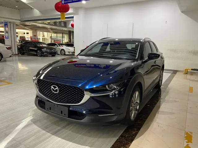 Фотография автомобиля — Mazda CX-30
