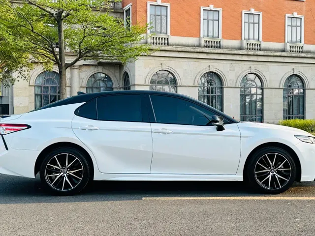 Toyota Camry — Фото автомобиля 12