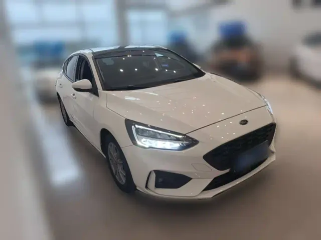Ford Focus — Фото автомобиля 5