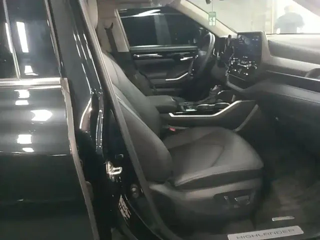 Toyota Highlander — Фото автомобиля 24