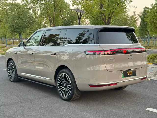 IM Motors LS9 — Фото автомобиля 6
