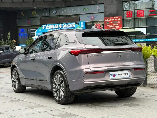 Buick E5 — Фото автомобиля 4